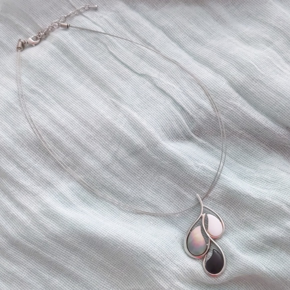 Lia Sophia Jewelry - Lia Sophia necklace Lia Sophia Jewelry - Lia Sophia necklace